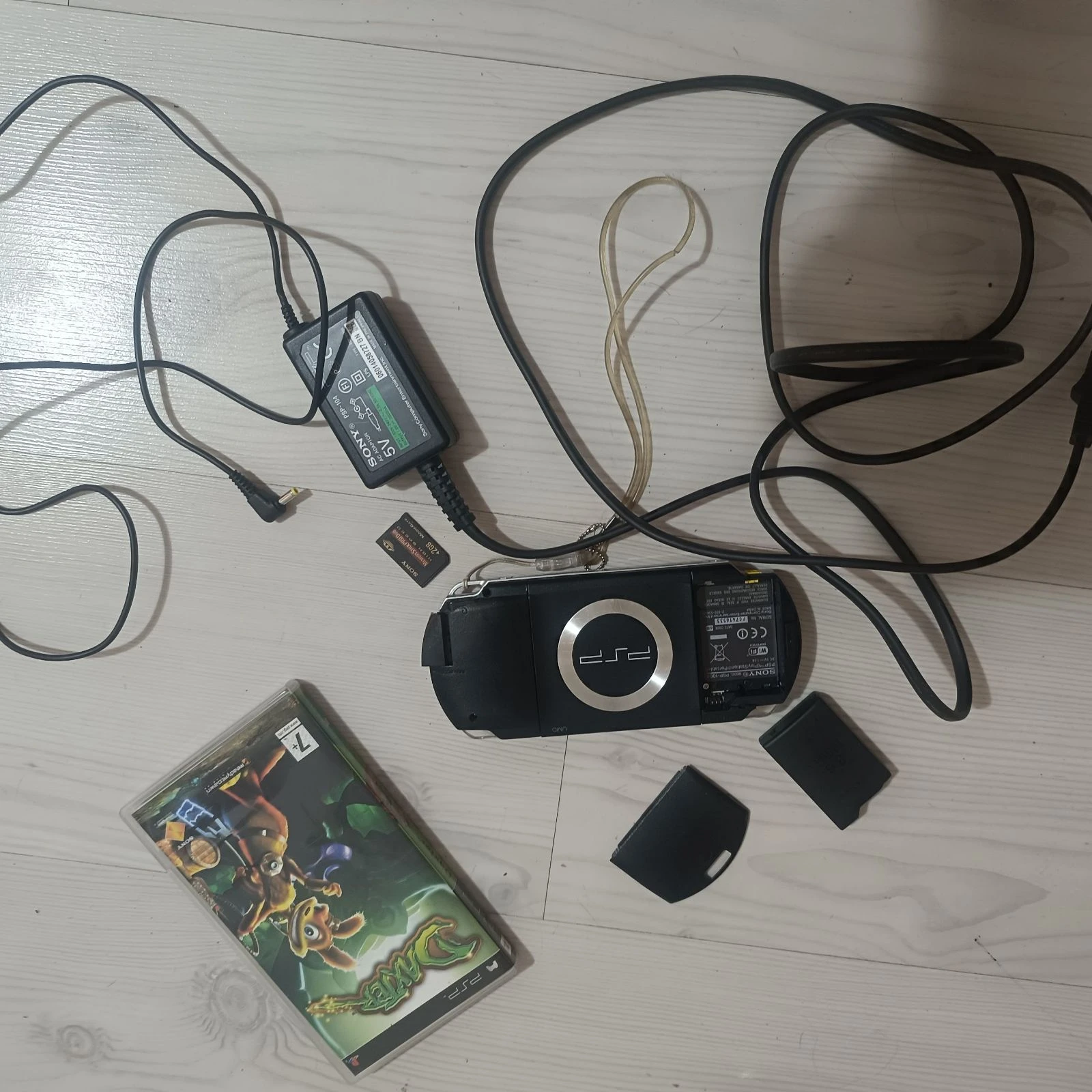 Pack Sony PSP + étui rigide + chargeur d'origine + carte 2 Go + 5 jeux – photo 14